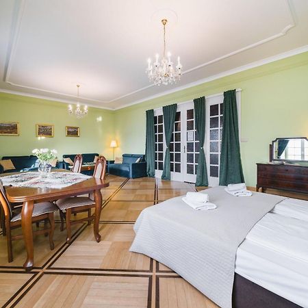 Apartamenty W Palacu Pod Baranami 크라쿠프 외부 사진