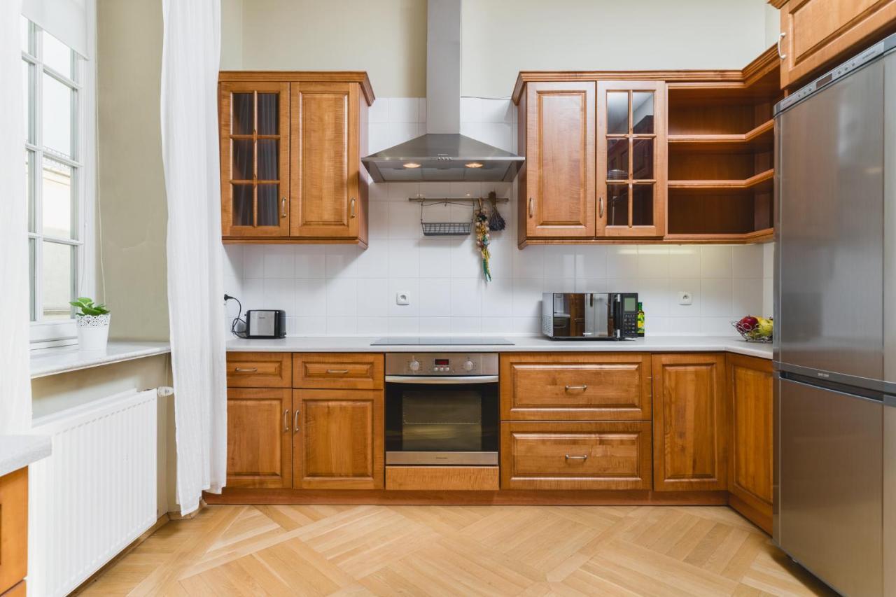 Apartamenty W Palacu Pod Baranami 크라쿠프 외부 사진