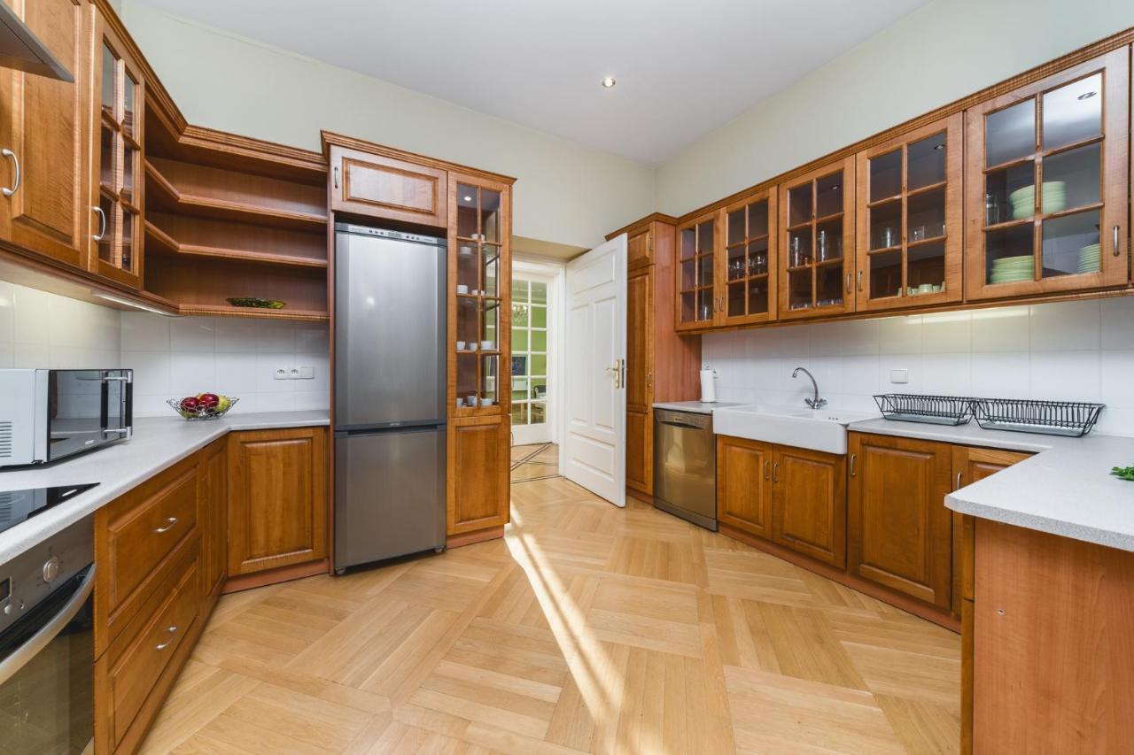 Apartamenty W Palacu Pod Baranami 크라쿠프 외부 사진